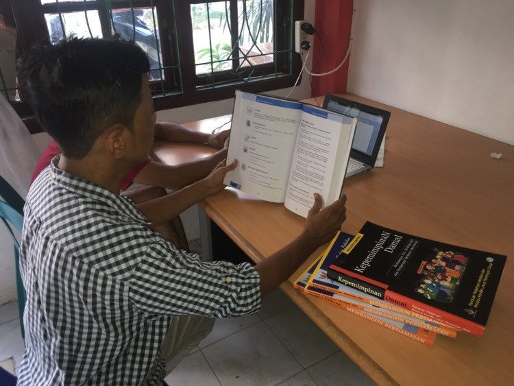 Budaya Membaca Lebih Penting daripada Sekolah