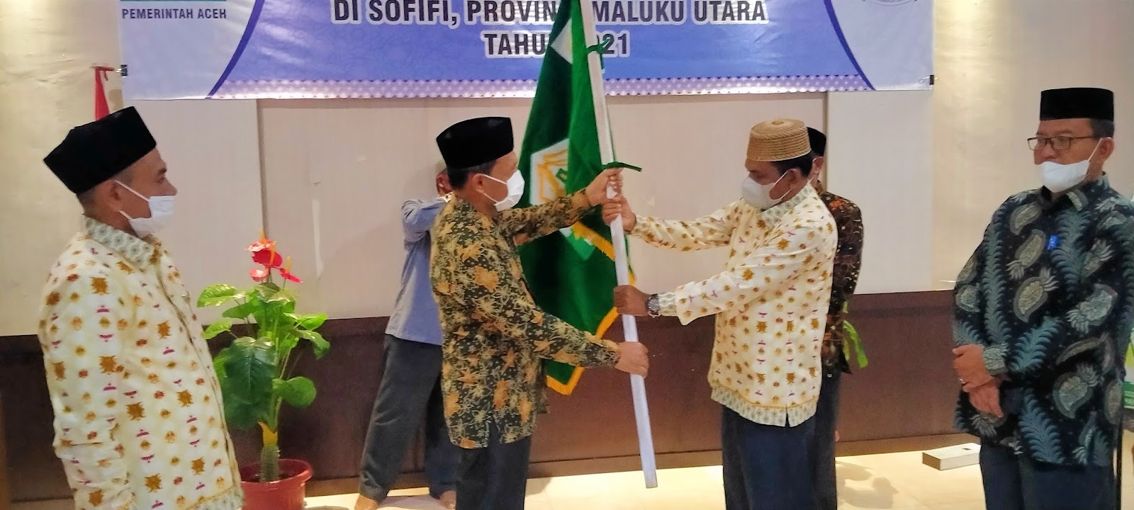 Gubernur Aceh Melepas Peserta STQHN Menuju Maluku Utara Dengan Do’a Dan Semangat