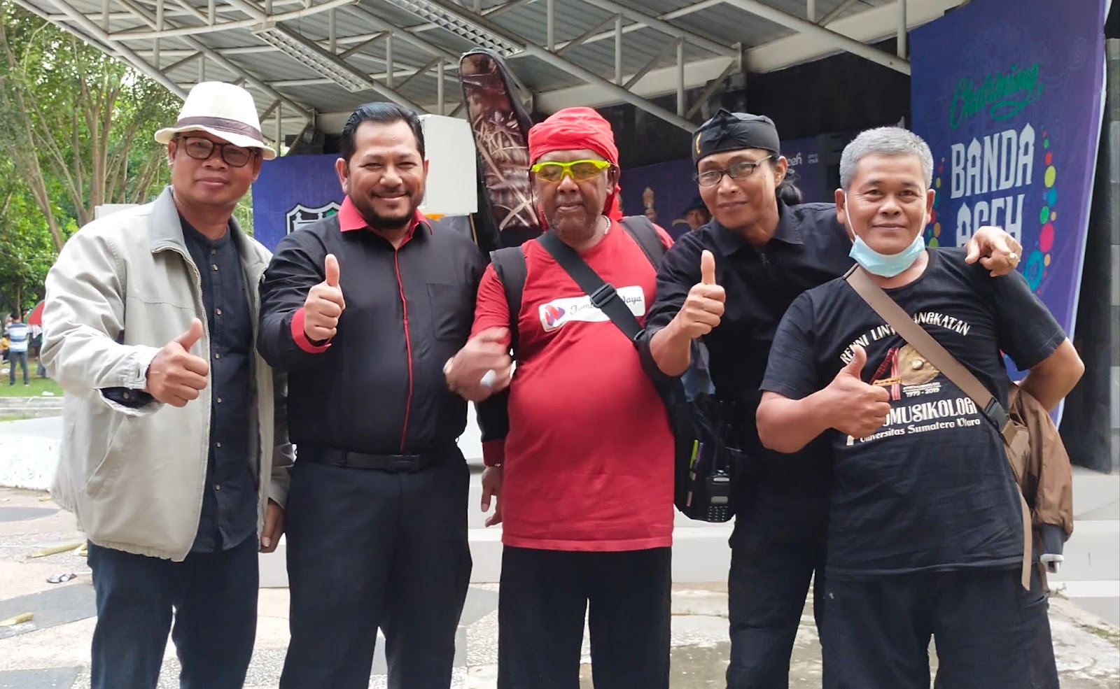 Atjeh Sunda Ngumbara Tampilkan Debus Pukau Weekend Show Music Banda Aceh