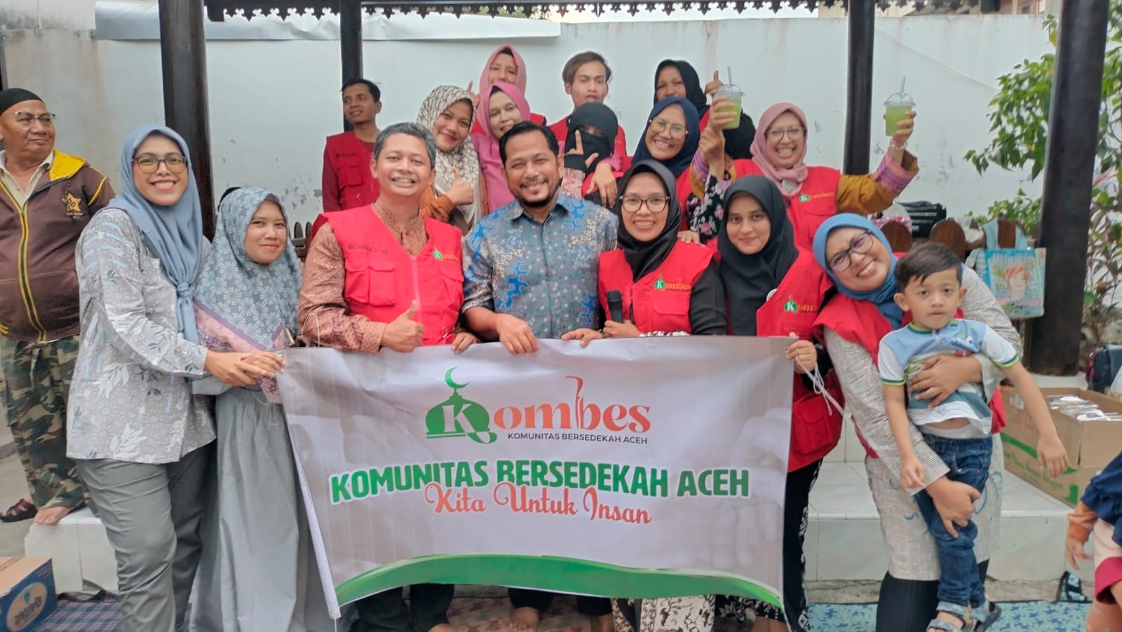 Buka Puasa Bersama KOMBES; Tali Asih Warga Banda Aceh dari Berbagai Donatur