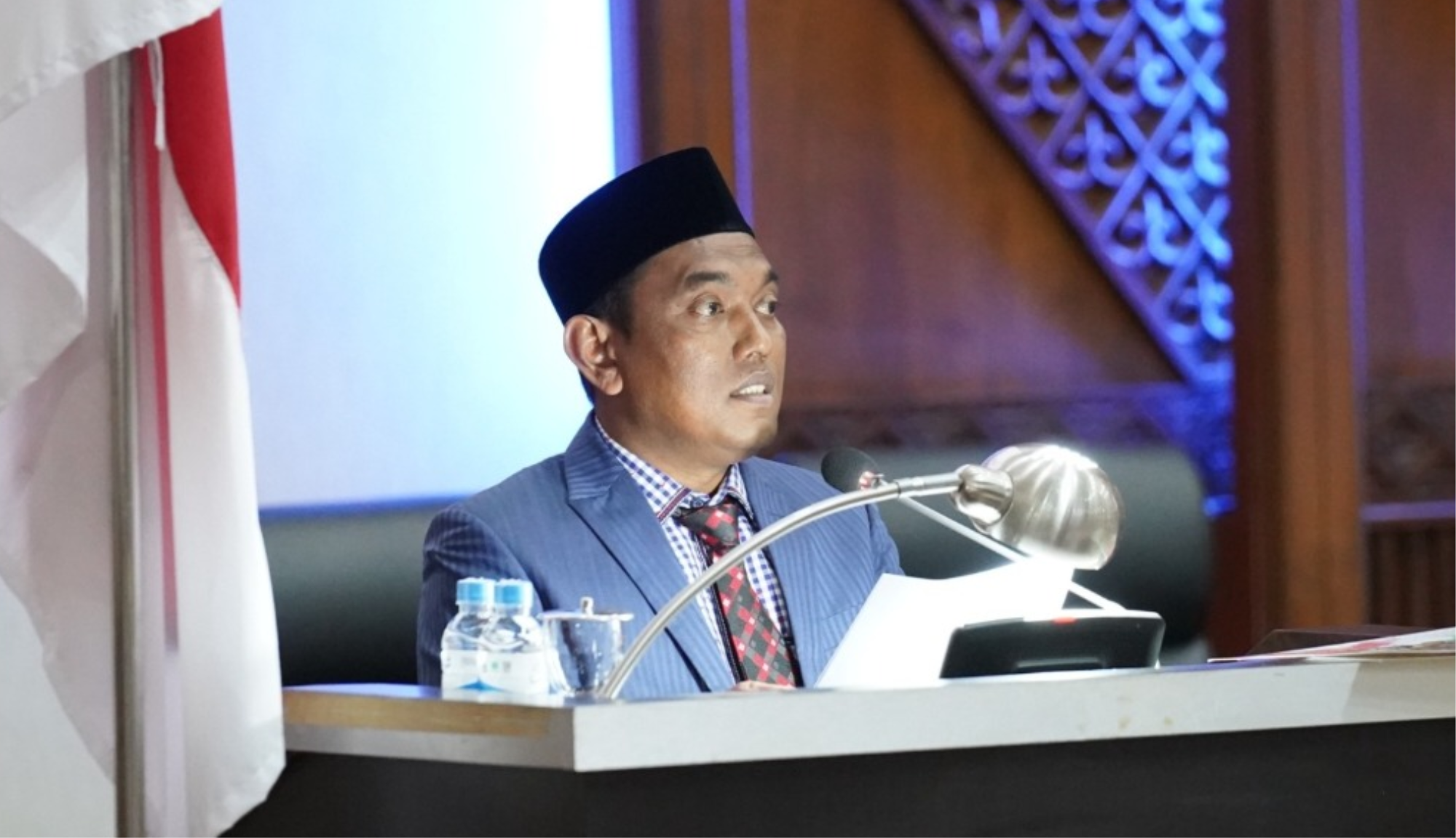 Tgk. H. Anwar Ramli, Ketua Panitia Kerja (Panja) Tata Tertib DPRA, saat menyampaikan laporan final penyusunan Rancangan Qanun Tata Tertib Dewan. (Foto: Humas DPRA Aceh).