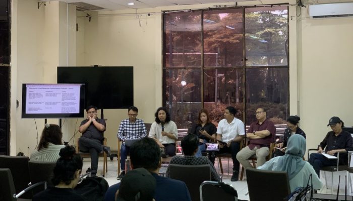 Koalisi Masyarakat Sipil Desak DPR Hentikan Pembahasan Revisi UU TNI