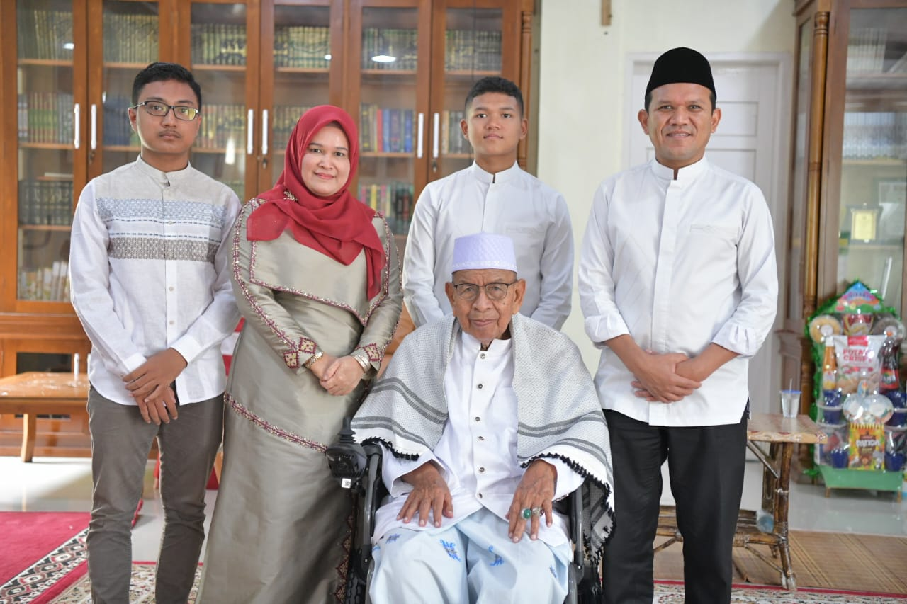 Silaturahmi Wagub Aceh ke Abon Arongan, Bahas Komitmen Syariat dan Penguatan Generasi Qurani