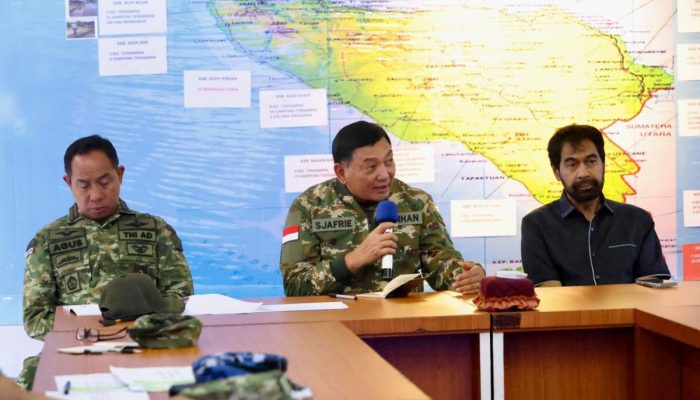 Akses Darat Lumpuh, Gubernur Minta Pusat Kerahkan Armada Udara ke Wilayah Terisolasi