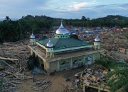 Sekumur Hancur Lebur, Air Mata Kak Na Membuka Luka Pemulihan Aceh