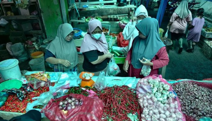 Pasar Kuala Simpang Berangsur Pulih, Pedagang Mulai Kembali Berjualan