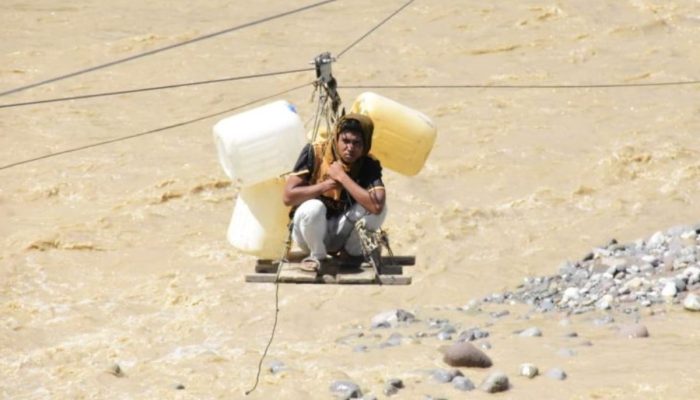 Sling Kabel Listrik Tumpuan Ekonomi Desa Terisolir Aceh Tengah