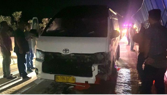 Laka Tunggal di Tol Sibanceh, Hiace Ringsek Usai Sopir Mengantuk