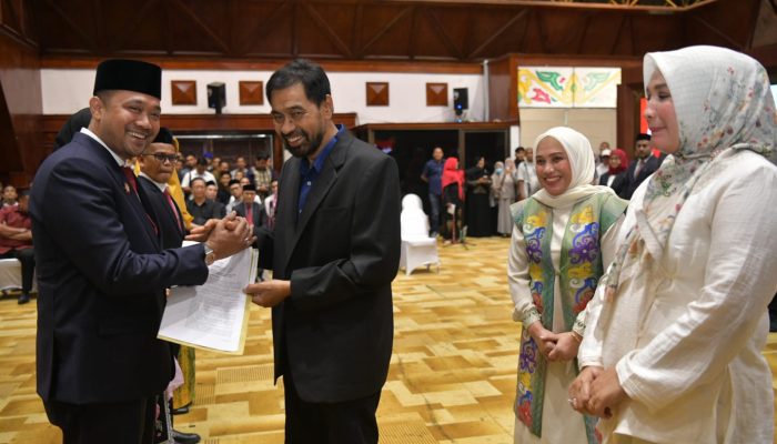 Mualem Lantik 3 Kepala SKPA Aceh, Tekankan Kinerja dan Serapan Anggaran