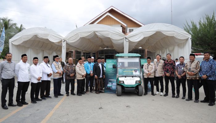 Bank Aceh Syariah Serahkan Buggy Car untuk Bantu Mobilisasi Jamaah Haji Lansia di Embarkasi Aceh