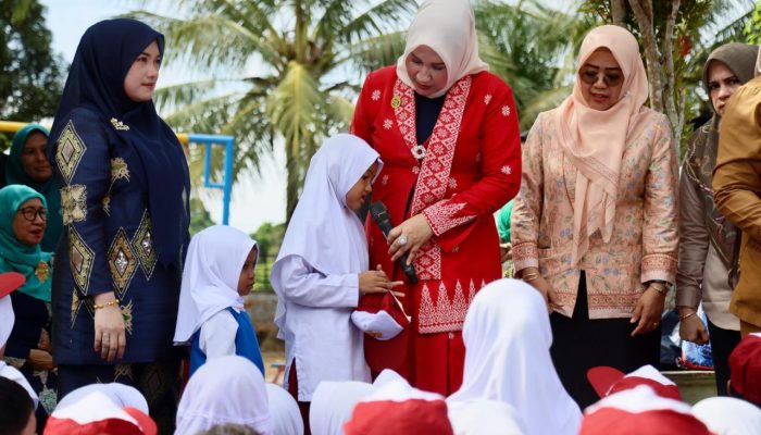 Bunda PAUD Aceh Marlina Muzakir Ajak Orang Tua Rutin Beri Anak Konsumsi Ikan