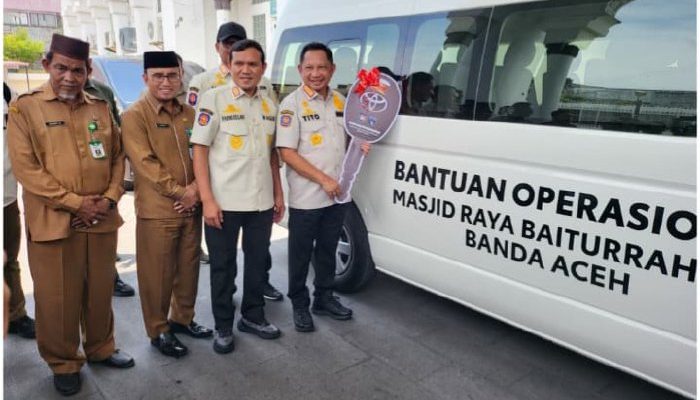 Masjid Raya Baiturrahman Terima Mobil Operasional dari Mendagri, DSI Aceh Sampaikan Apresiasi