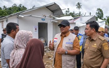 Safrizal Tinjau Huntara Rusak Akibat Angin Kencang di Aceh Utara, Perbaikan Ditargetkan Tuntas 7 Hari
