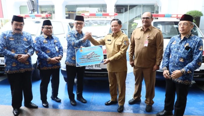 Safrizal ZA Sambut Baik Bantuan Ambulans DPN KORPRI untuk Tiga Kabupaten di Aceh