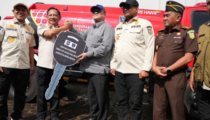 Tito Serahkan Fire Hawk Multifungsi untuk Pemkab Bener Meriah, Perkuat Layanan Kebencanaan dan Pemadam Kebakaran