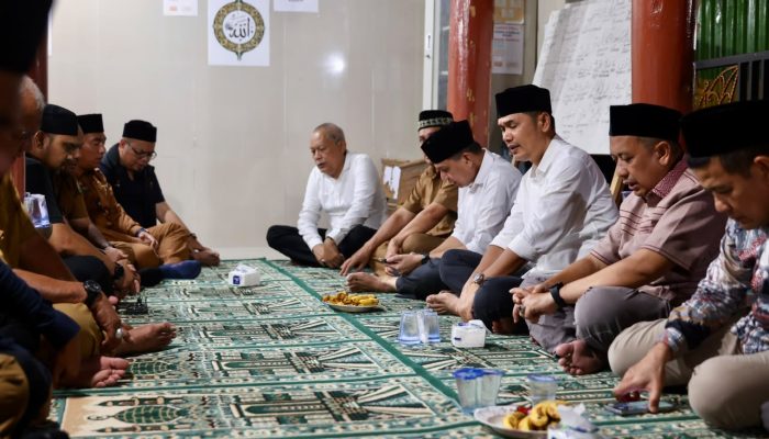 Sekda Aceh Takziah ke Rumah Duka Ibunda Pemred Serambi Indonesia di Pidie
