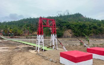 Pembangunan Jembatan Perintis Reje Payung Tuntas, Safrizal Acungkan Jempol untuk Prajurit TNI