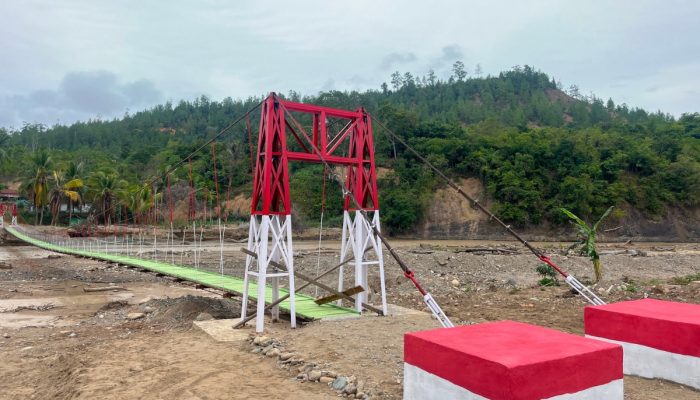 Pembangunan Jembatan Perintis Reje Payung Tuntas, Safrizal Acungkan Jempol untuk Prajurit TNI