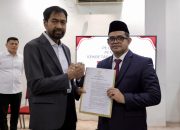 Mualem Lantik Taufik sebagai Pejabat Sekda Aceh, Perkuat Koordinasi Pemerintahan