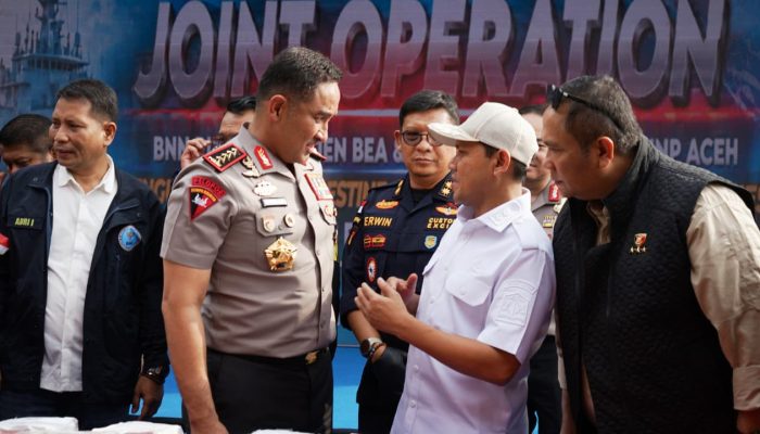 Dek Fadh Dampingi Kapolri Tinjau Laboratorium Sabu Ilegal di Pidie, Apresiasi Pengungkapan Kasus